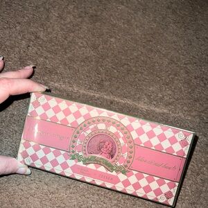 ZEESEA Alice in wonderland palette